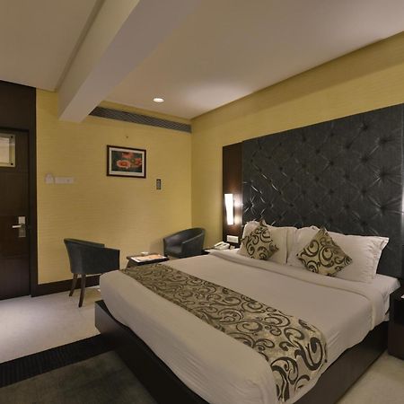 The Golden Oak Otel Rāipur Dış mekan fotoğraf