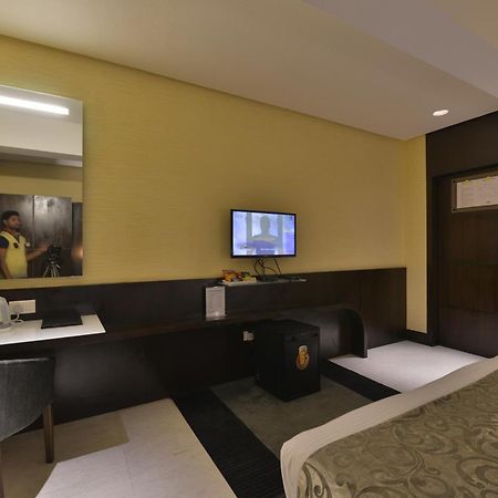The Golden Oak Otel Rāipur Dış mekan fotoğraf