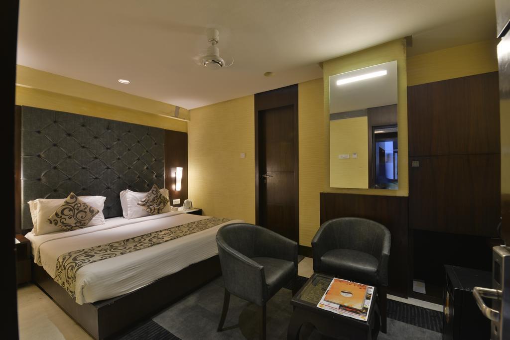 The Golden Oak Otel Rāipur Dış mekan fotoğraf