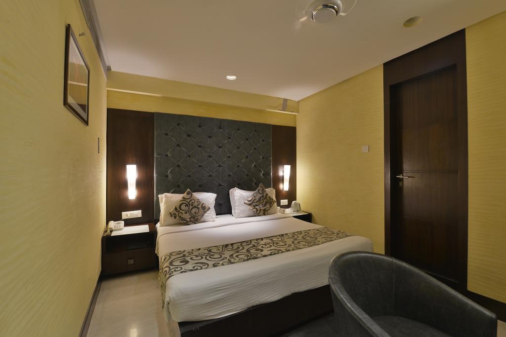 The Golden Oak Otel Rāipur Dış mekan fotoğraf