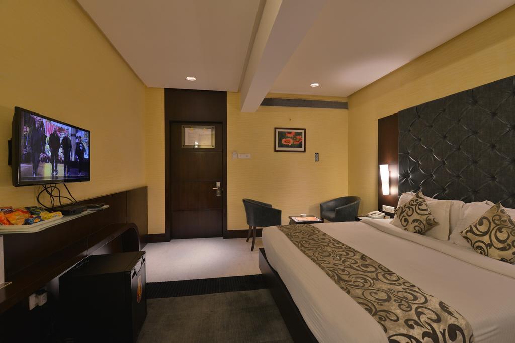 The Golden Oak Otel Rāipur Dış mekan fotoğraf