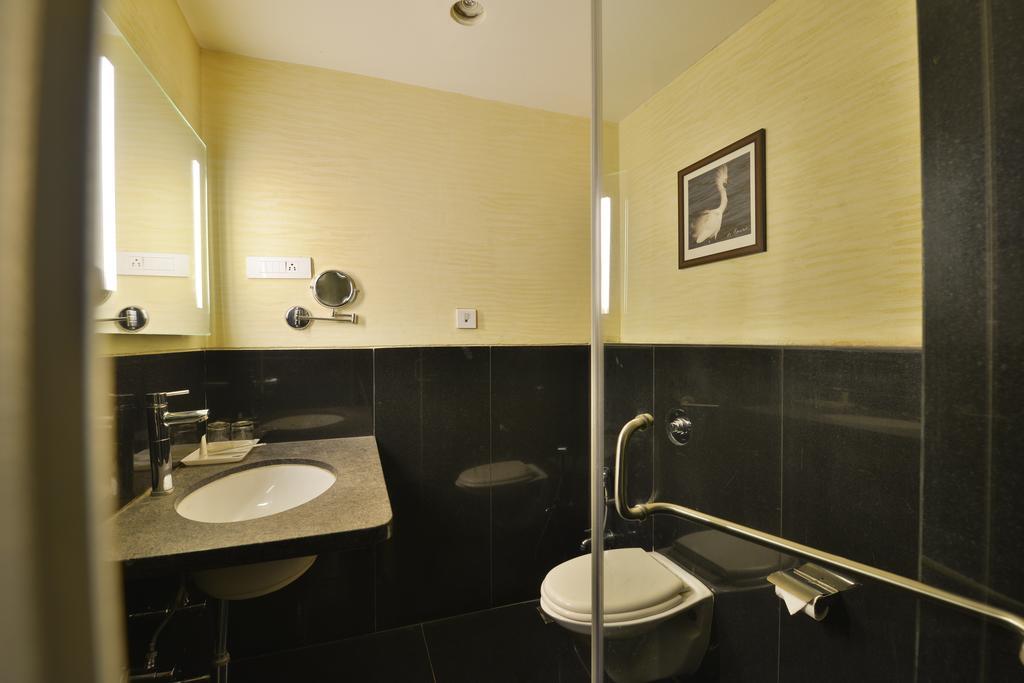 The Golden Oak Otel Rāipur Dış mekan fotoğraf