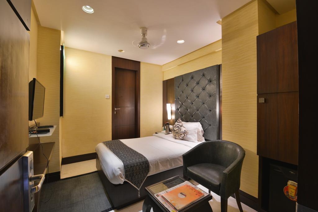 The Golden Oak Otel Rāipur Dış mekan fotoğraf