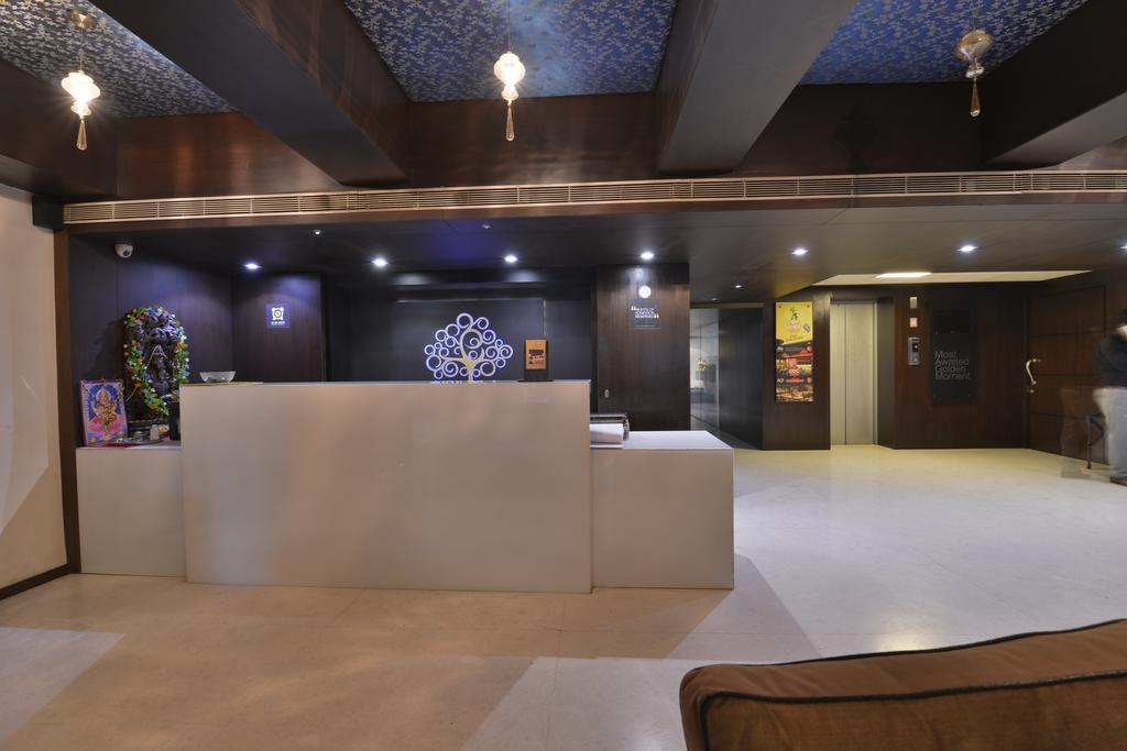 The Golden Oak Otel Rāipur Dış mekan fotoğraf