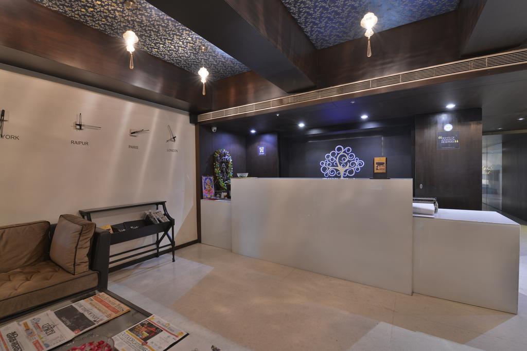 The Golden Oak Otel Rāipur Dış mekan fotoğraf