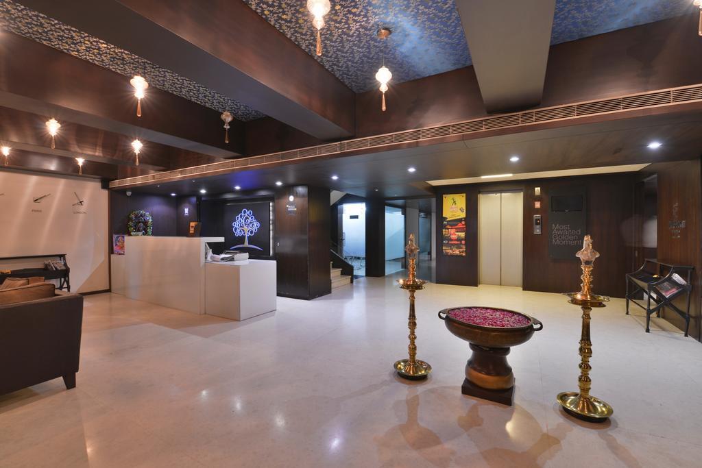 The Golden Oak Otel Rāipur Dış mekan fotoğraf