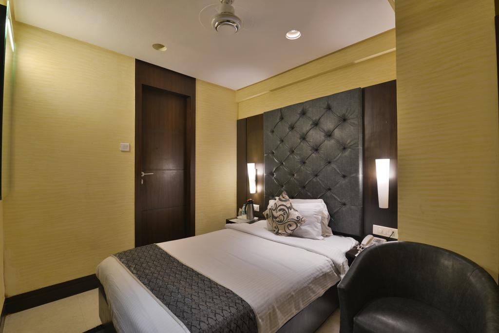 The Golden Oak Otel Rāipur Oda fotoğraf